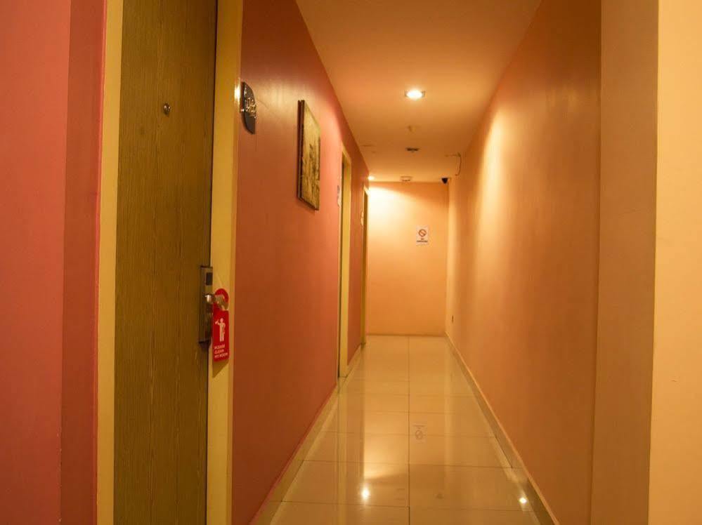 Oyo Rooms Maharajalela Monorail Station 쿠알라룸푸르 외부 사진